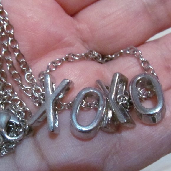 Woman's silver tone xoxo necklace - Picture 2 of 2